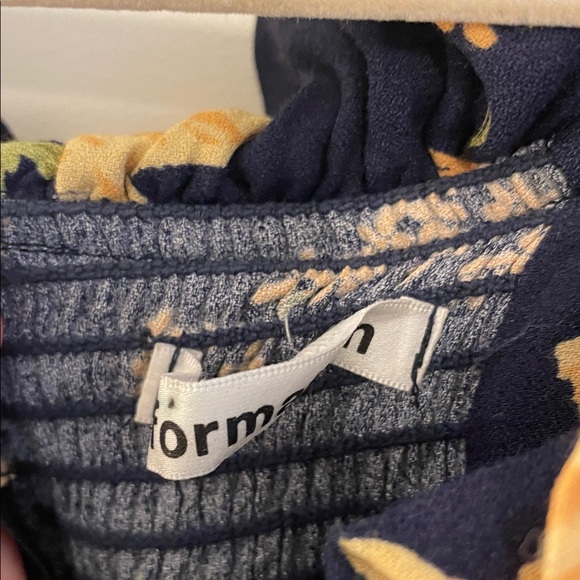 Cleaning out!!Reformation Izabel dress. Great condition. Size 8 - Picture 4 of 8